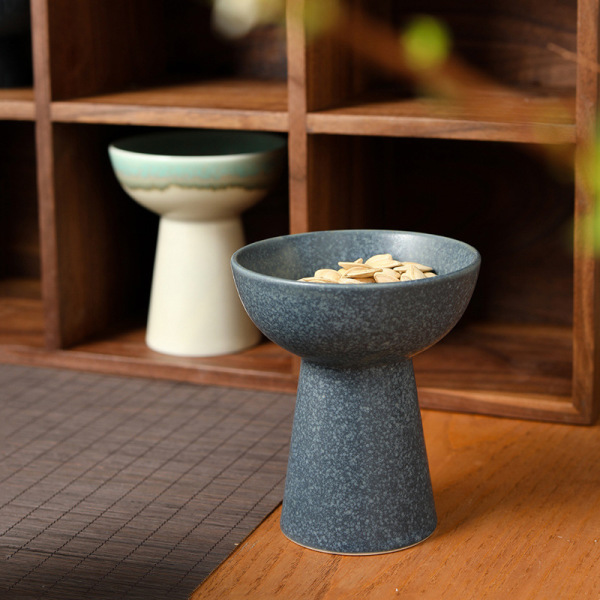 Ceramic kiln into a tall bowl 20221105