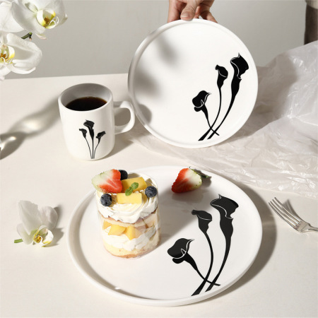 Black and White Matillian Set Underglaze 20230207